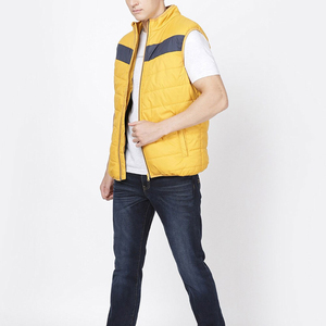 เสื้อแจ็คเก็ตพัฟเฟอร์บุผ้านวมสีเทา-เหลืองสำหรับผู้ชายจาก ELEGANT CORPORATION แบบมีฮู้ด ปิดด้วยซิป กันน้ำ ใส่ได้สองด้าน กันลม - Product Image 2