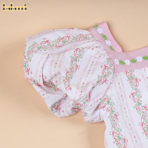 DR4523 – Robe à bulles à rayures roses et motifs floraux - Product Image 4
