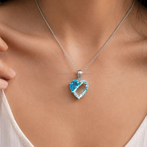 Colgante de Diamante en Forma de Corazón Azul y Blanco en Oro Blanco, Elegante Collar de Corazón de Dos Tonos para Mujer, Joyería Fina de Lujo Cultivada en Laboratorio - Product Image 1