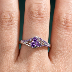Anillo Fino de Plata de Ley con Baño de Rodio y Circonita Cúbica Ovalada Morada, con Microincrustaciones, Joyería de Cóctel para Mujer - Product Image 2