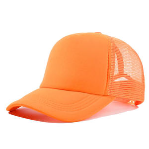 Casquette de sport tricotée sur mesure, magnifique casquette de baseball au crochet faite à la main avec blocs de couleur pour femme, visière pare-soleil respirante, chapeau d'été tissé - Product Image 6