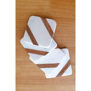 Sous-verres en résine et bois uniques de RR ENTERPRISES pour tables basses et bars, fabriqués en Inde - Product Image 1