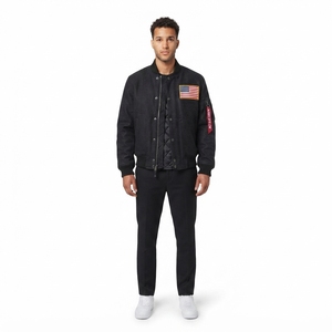 Chaqueta Bomber de Terciopelo para Hombre OEM, 300GSM, Negro Deslavado, Estilo Vintage, Acolchada, Ropa de Calle de Invierno, Parche de Bandera Americana - Product Image 1
