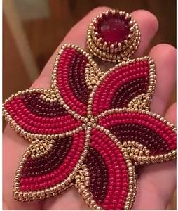 Broche de Lujo Hecho a Mano con Bordado y Cuentas, Accesorio de Ropa Artesanal Premium, Broche Único Bordado a Mano con Cuentas - Product Image 2