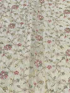 Tela de Lujo con Bordado de Cuentas, Diseño Artesanal con Patrón de Cuentas, Vestido de Novia, Saree, Dupatta, Material Textil Premium - Product Image 4