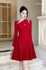 Elegante Vestido Rojo de Manga Larga con Cuello Recortado para Mujer, Vestido Midi Ajustado, Estilo Coreano Chic - Product Image 6