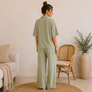Ensemble de pyjama pour femmes, été, simple, décontracté, en polyester et viscose, doux, respirant, certifié OEKOTEX - Product Image 4