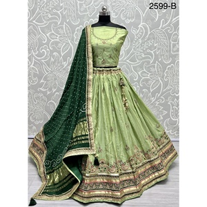 Fabzone Indian Bridal Collections Vêtements de mariage en velours avec Zarkhan Work for Brides - Product Image 2