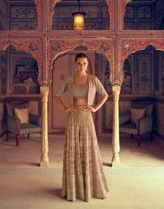 Ensemble 3 pièces Georgette taille unique, brodé avec des motifs Zarkan, pour la collection de costumes de créateurs indiens et pakistanais. - Product Image 2