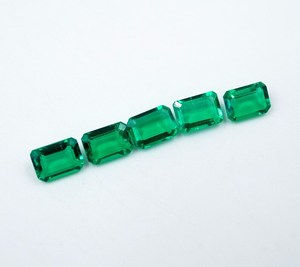 HAYAAT GEMS มรกตสีเขียวธรรมชาติ 4.60 กะรัต ทรงคุชชั่น (7x5 มม.) สำหรับทำเครื่องประดับ - Product Image 3