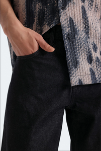 Jean en denim tissé léger et respirant pour homme, taille mi-haute, coupe ample, jambe large, décontracté, idéal pour l'été - Product Image 5