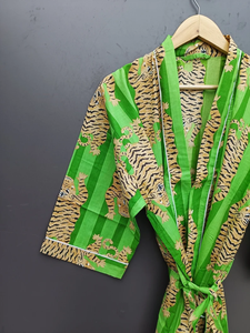 Bata Kimono de Algodón Suave y Transpirable con Estampado de Dibujos Animados Naaz Textile para Mujer, Camisón de Verano Hecho a Mano ODM con Cuello en V y Cintura Elástica - Product Image 2