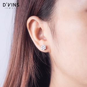 ดีวินส์ จิวเวลส์ ต่างหูเพชรทรงกลมเจียระไนแบบบริลเลียนท์ 10k ประดับเพชรแล็บโกรว์ รูปทรงดอกไม้ ทองคำแท้ 789456 - Product Image 3