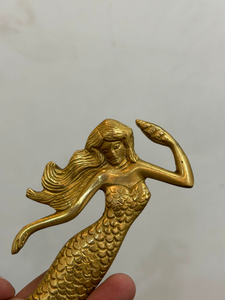 Abridor de Botellas de Latón Vintage con Forma de Sirena, Abridor de Botellas de Cerveza de Metal Dorado con Forma de Sirena, Accesorio Decorativo Náutico para Bar, Hecho a Mano - Product Image 3