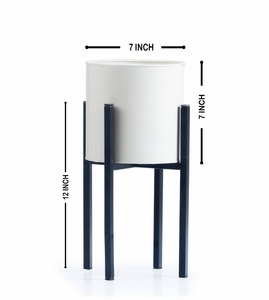Ensembles de supports de plantes au sol en métal doré modernes avec un design minimaliste en treillis, durables pour la décoration du salon, du balcon et de la chambre - Product Image 3
