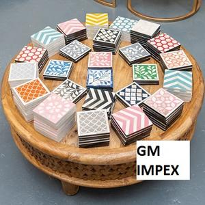 Posavasos de madera de alta calidad con incrustaciones de hueso de 4 piezas de estilo clásico moderno, logotipo personalizado para té, café y más, hecho a mano en la India - Product Image 4