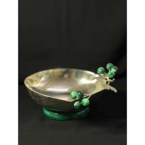 Bol de service élégant pour dattes et chocolats, fait main, motif baies, idées nouvelles et innovantes pour une expérience culinaire de luxe - Product Image 1