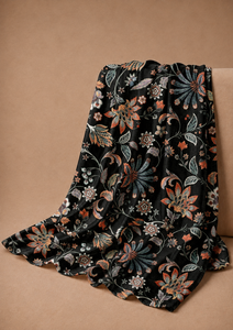 Caftan Garçon en Tissu de Luxe Riviera Slub Noir, Tapisserie Vintage Enchantée en Lin Écologique Premium Charcoal Baroque - Product Image 5