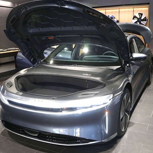 Mejor Oferta: Lucid Air Sapphire, Sedán de Lujo, Gran Rendimiento Eléctrico, Conducción Suave, Interior Premium, Tecnología Inteligente, Plástico OEM - Product Image 3