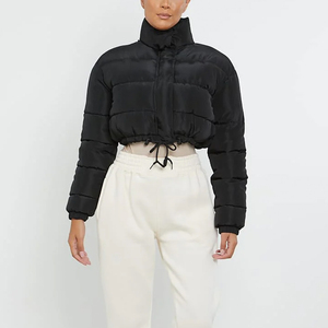 Fabricante de Ropa al por Mayor, Chaqueta Corta Acolchada para Mujer, Diseño con Capucha, Chaqueta Corta Acolchada para Mujer, Suministro al por Mayor - Product Image 3