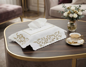 Housse de boîte à mouchoirs rectangulaire en coton blanc 100% durable, broderie Quang Thanh de haute qualité, design vintage doré pour la maison - Product Image 4