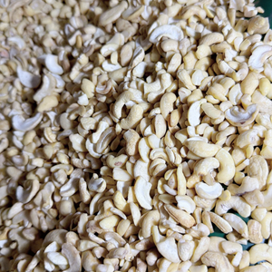 Cheap Bulk Santigo Cashew <b>Nuts</b> Kaju Broken Kaju In Bulk Fast Shipping <b>Kernel</b> Cashew <b>Nuts</b> - Product Image 1