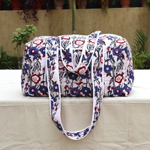 Bolsa de Viaje Estilo Boho Vintage, Personalizada con Diseño Floral, Acolchada, de Algodón de Alta Calidad, Ligera, para Fin de Semana, de Hombro, de Lujo - Product Image 3