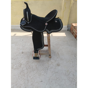 Silla de montar western negra hecha a mano de 16 pulgadas con costuras blancas y conchos florales - Product Image 5
