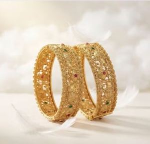 Pulsera de Aleación de Zinc Bañada en Oro de 24K con Cristales de Corte Esmeralda y Diseño Floral, Joyería de Fiesta para Mujer con Engaste de Garra, 0.3m - Product Image 3