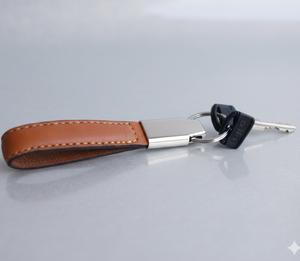 Porte-clés en cuir avec fermoir métallique durable pour hommes et femmes par Anwar Enterprises - Product Image 4