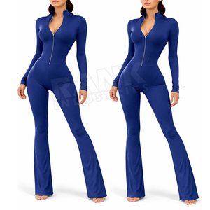 Combinaison pour femmes fabriquée au Pakistan, design sportif élégant, qualité supérieure, impression de logo personnalisée, vente en gros - Product Image 4