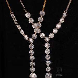 Collier en or 18 carats en forme de Y avec pendentif diamant, bijoux élégants et raffinés pour femmes - Product Image 1