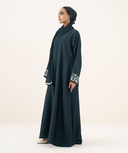 Abaya de style Dubaï pour femmes avec manches larges, matière de qualité supérieure, design fluide et détails sophistiqués pour des tenues élégantes au quotidien - Product Image 4