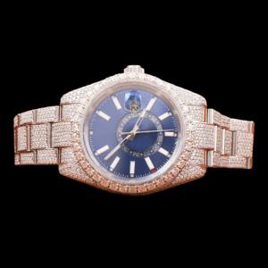 Montre Hip Hop Personnalisée de Qualité Supérieure avec Cadran Bleu et Sertissage Bezel, Diamants Moissanite Iced Out sur Mesure, Style Bust Down - Product Image 1