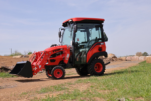 Tractor Kioti de Alta Calidad con Cabina, Potente Motor Diésel 4x4, Accesorios de Cargador Hidráulico, Sistema de Cabina con Aire Acondicionado Confortable - Product Image 2
