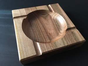 Cenicero de madera Tradnary de forma cuadrada, diseño moderno, con ranura para cigarros. - Product Image 2