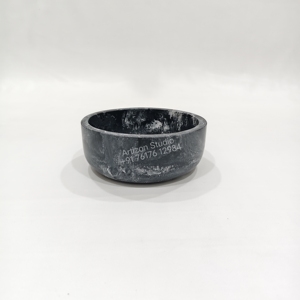 Plato Redondo de Piedra Negra con Diseño en Espiral, Hecho a Mano por Artizon Studio, Plato Hondo Pulido - Product Image 3