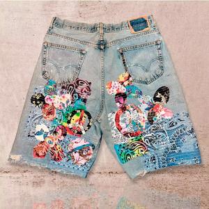 TOPSHOW Short Bermuda en jean délavé à ourlet effiloché, taille mi-haute, effet délavé à la pierre, avec appliques brodées pour homme - Product Image 3