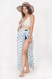 ผ้าซิ่นผ้าฝ้ายพิมพ์ลายดอกไม้สีฟ้าอ่อนด้วยมือ - Product Image 3