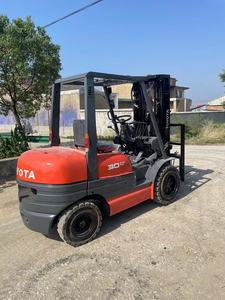 Las carretillas elevadoras Toyota usadas de 3 toneladas se venden rápidamente, ofreciendo alta calidad, alto rendimiento y precios competitivos. - Product Image 4