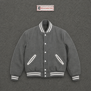Modèle de veste universitaire grise en gros, vue avant, modèle de veste bomber vierge premium, design réaliste pour sublimation, style streetwear - Product Image 5