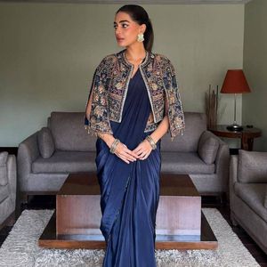 Sari Lehenga en soie Chinon avec broderie au fil Zari, dentelle fantaisie et chemisier entièrement cousu, vente en gros par Royal Exports - Product Image 4