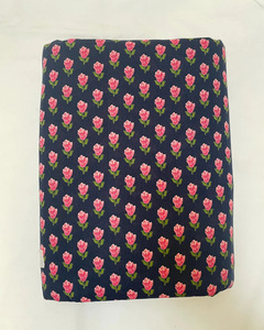 Tissu en coton imprimé à la main Sanganeri indien, motif floral bleu marine et rose, écologique, pour robes, sacs, garçons et filles - Product Image 1