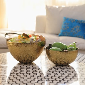 Bol moyen élégant en Kansa pur, finition dorée, style martelé à la main, décoratif, organique, moderne, contemporain, luxueux - Product Image 5