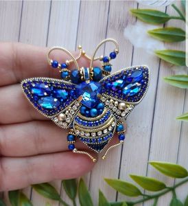 Broche Bordado a Mano de Lujo MD HANDICRAFTS con Cuentas, para Regalo Unisex - Product Image 4