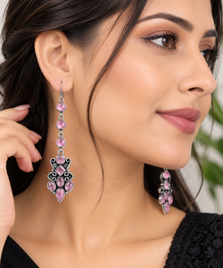 Boucles d'oreilles pendantes longues tendance en quartz rose, vente en gros |   Bijoux élégants plaqués argent antique pour femmes OEM/ODM - Product Image 2