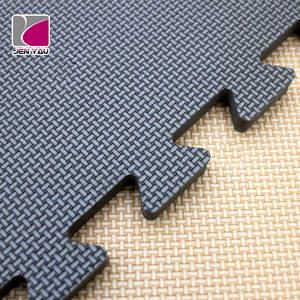 Tapis en mousse amortissant les chocs 100x100cm avec motif croisé pour Taekwondo Aikido - Product Image 5