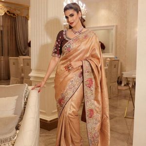 Sari en soie Kanjivaram pure avec broderie lourde C-Pallu, sequins et travail manuel de diamants, avec blouse de créateur par Royal Export - Product Image 4