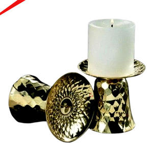 Élégant porte-bougie chauffe-plat martelé finition or pour la décoration intérieure et les fêtes de Noël, lanternes et pots à bougies faits à la main - Product Image 1