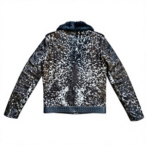 Chaqueta de Motociclista de Cuero Genuino para Hombre con Cuello de Piel, Estampado Animal y Cierre de Cremallera - Product Image 3